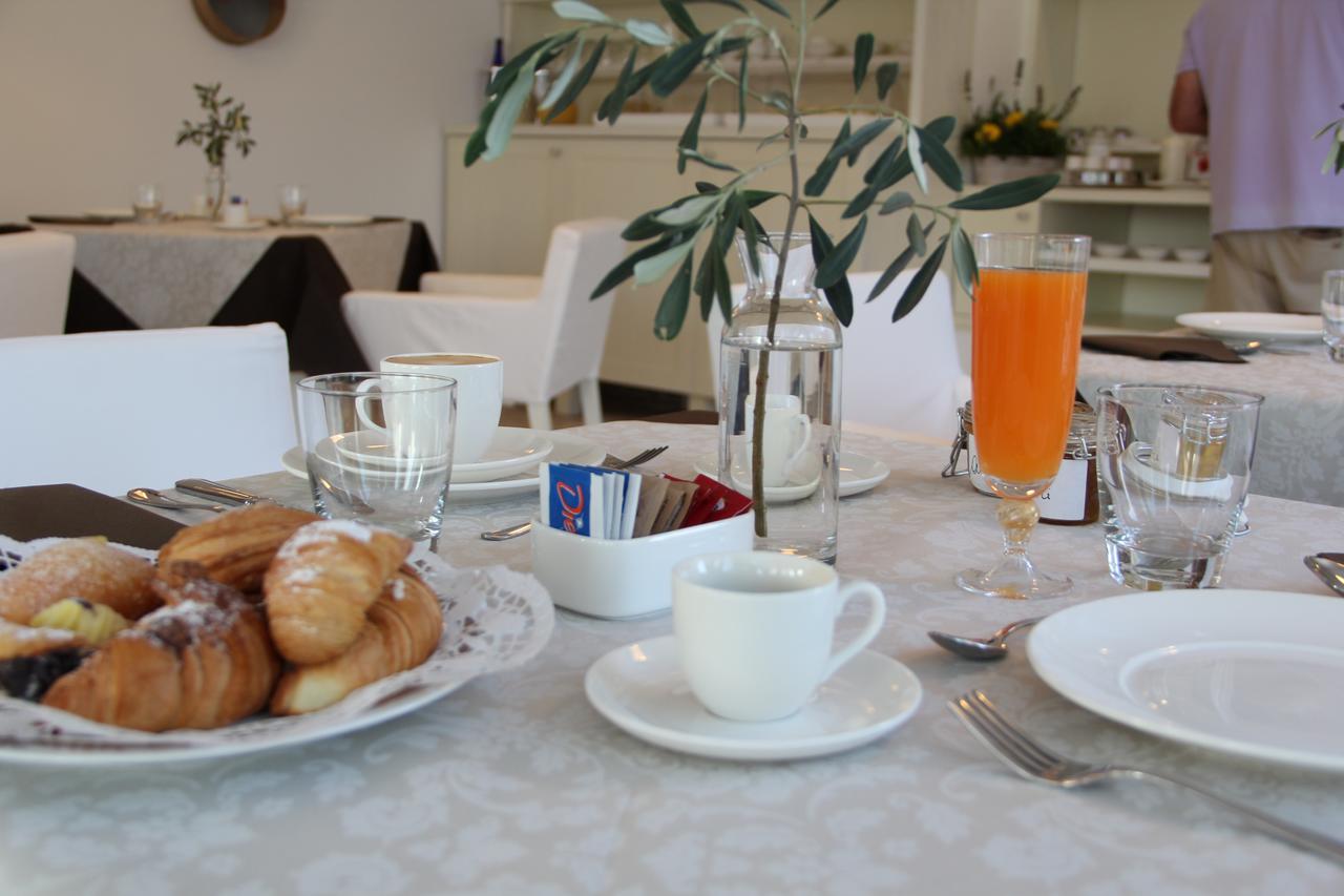 Relais Lali' Guest House Мотола Екстериор снимка